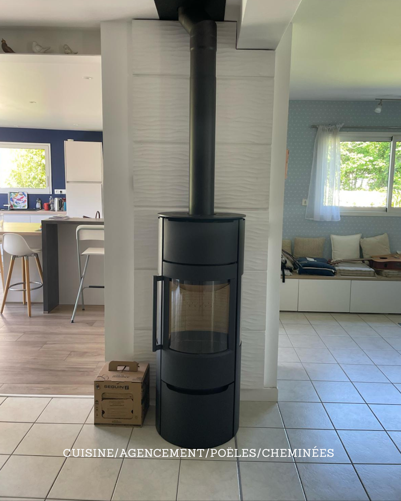 Installation d'un poêle à bois par Cuisine et Poêles Huchet